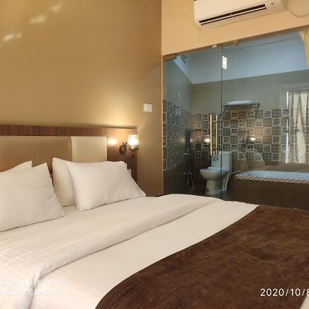 The Pearl Hotel Puri Exterior photo