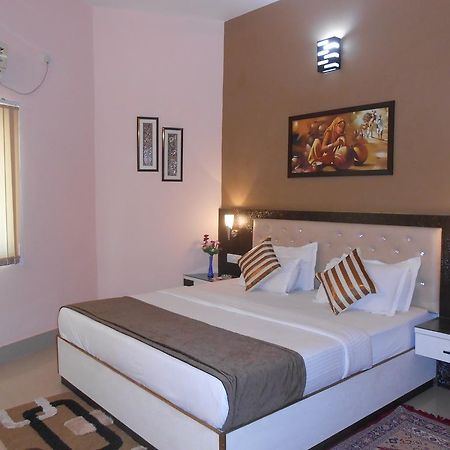 The Pearl Hotel Puri Exterior photo