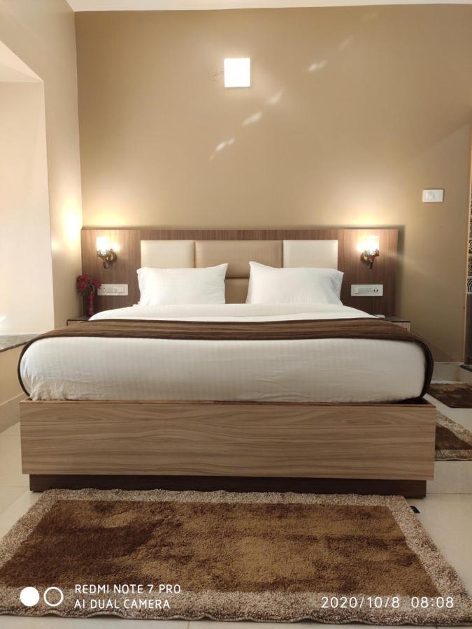 The Pearl Hotel Puri Exterior photo