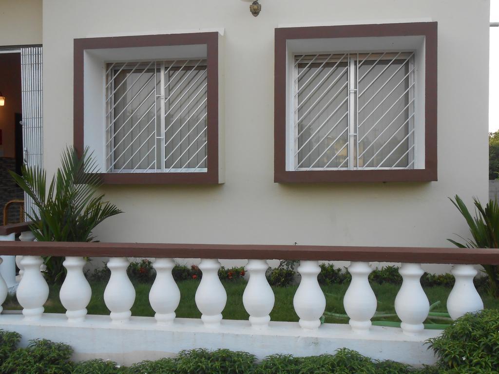 The Pearl Hotel Puri Exterior photo