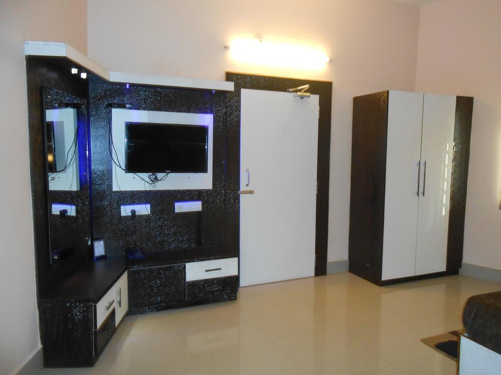 The Pearl Hotel Puri Exterior photo